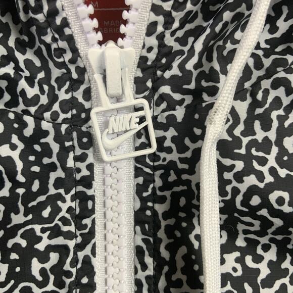 Nike Jacket Womens Medium Black Windbreaker Leopard Print Hooded Full Zip - Picture 2 of 8